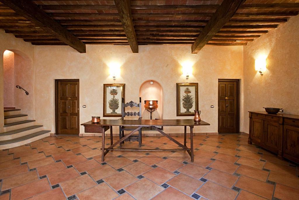 الشقق الفندقية مونتالشينوفي  Residenza Palazzo Saloni المظهر الخارجي الصورة